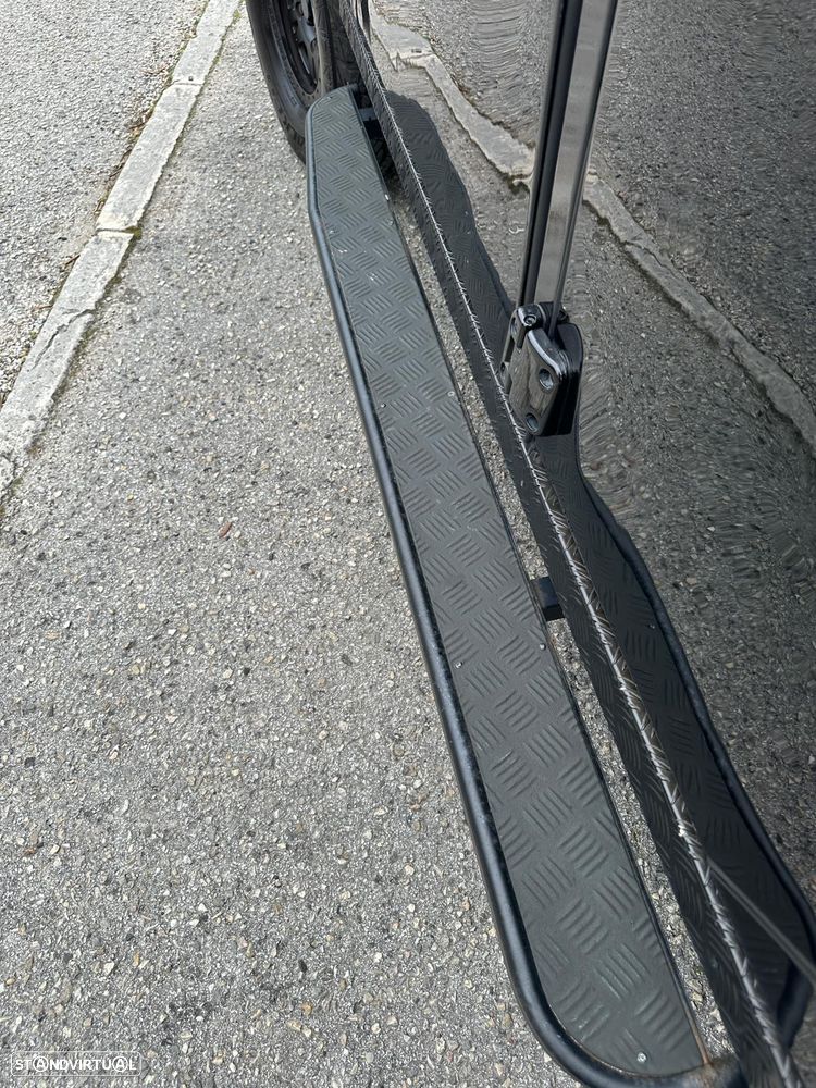 Land Rover Defender - 18