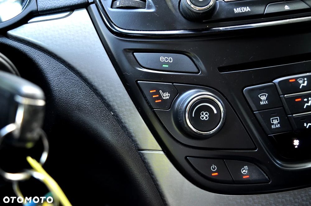 Opel Insignia - 24