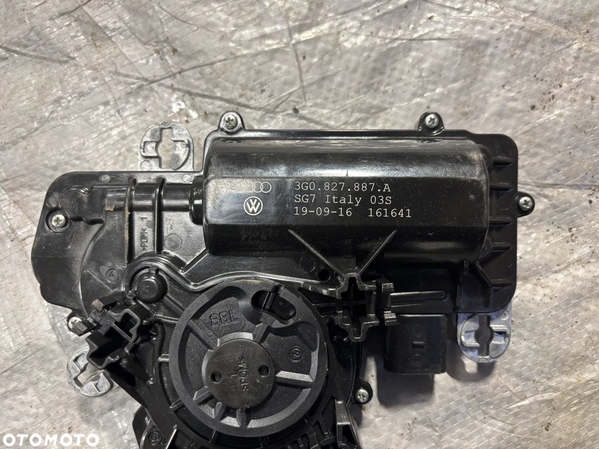 Vw Passat B8 silniczek zamek klapy bagażnika 3G0827887 - 4