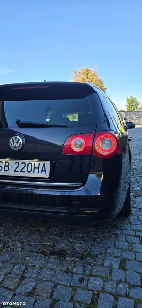 Volkswagen Passat 2.0 TDI Highline R-Style - 10