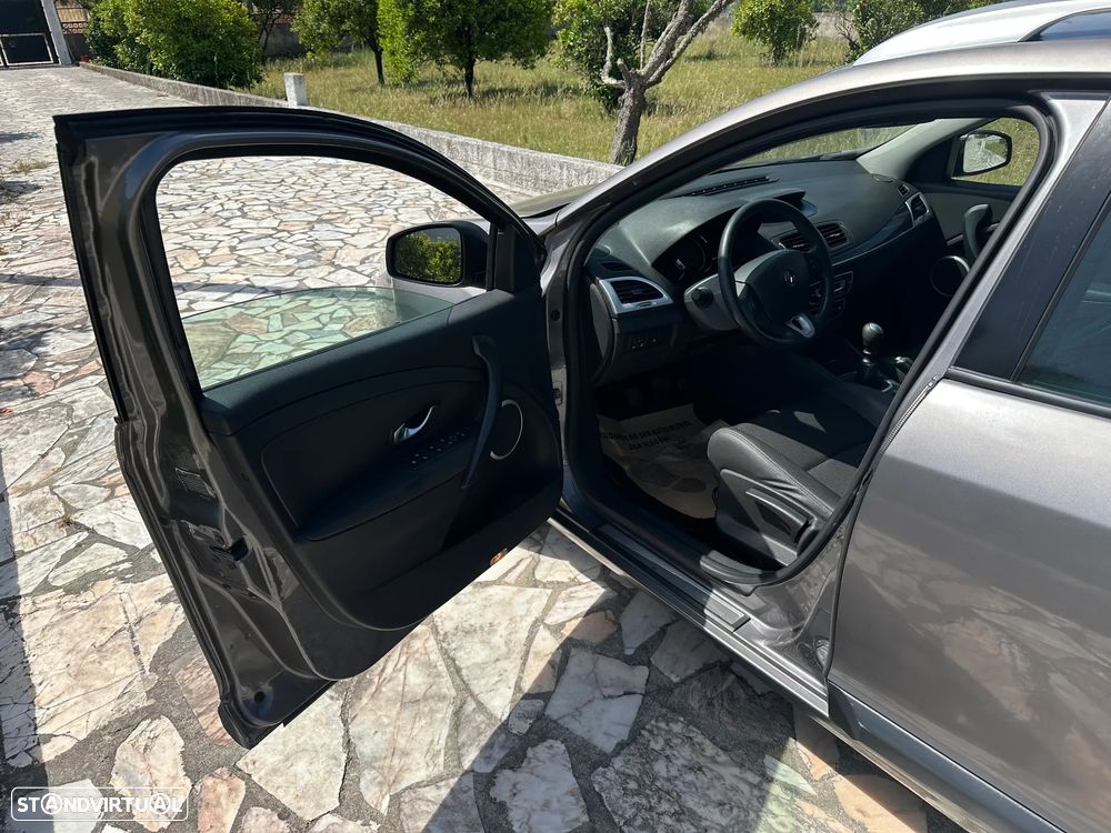 Renault Mégane Sport Tourer 1.5 dCi Dynamique - 8
