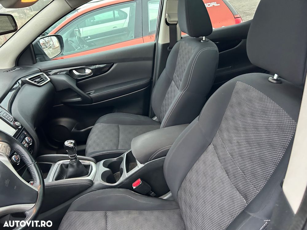 Nissan Qashqai 1.5 DCI N-Connecta - 12