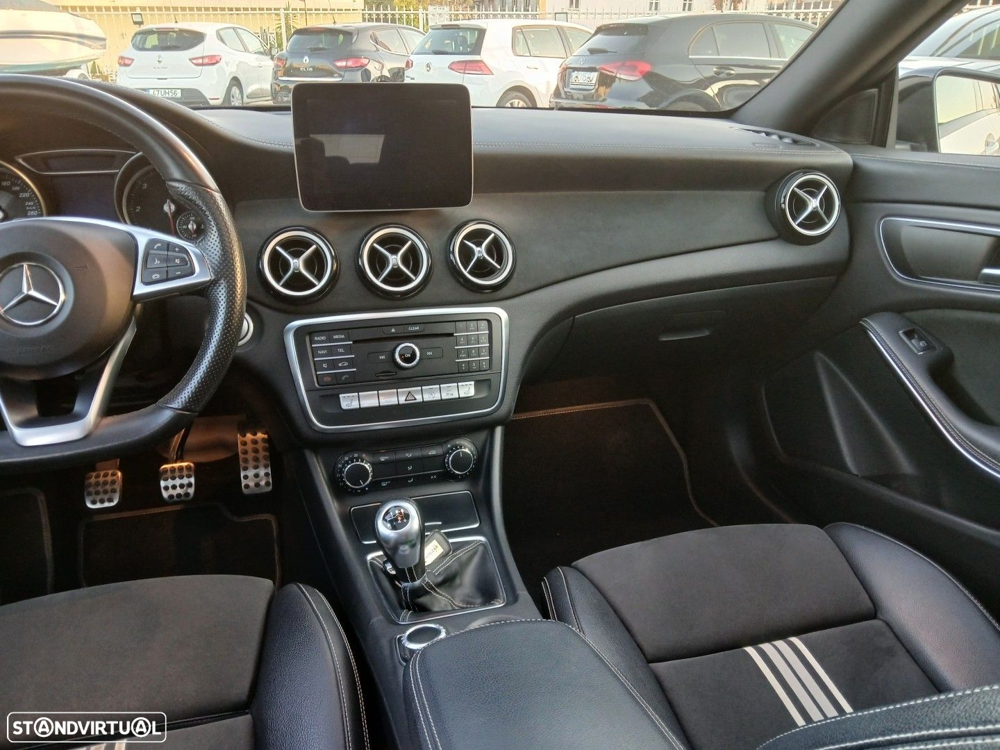 Mercedes-Benz CLA 200 d Shooting Brake - 16