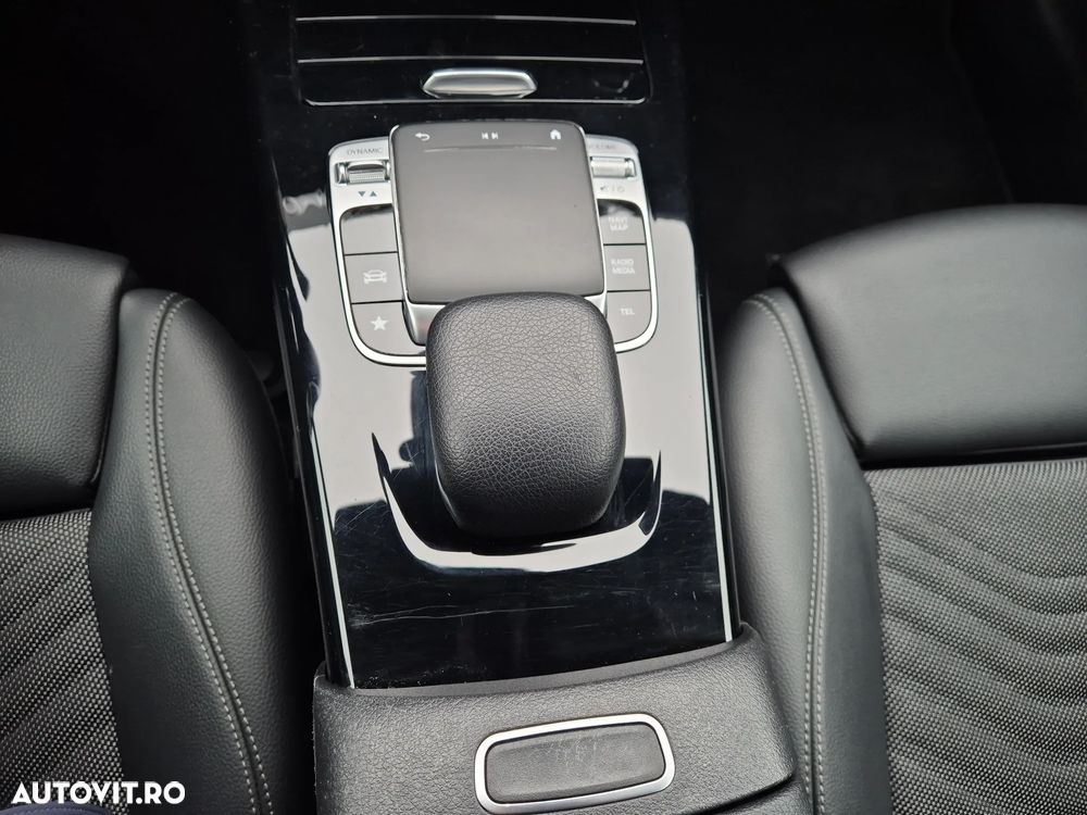 Mercedes-Benz A 200 Sedan 7G-DCT - 18