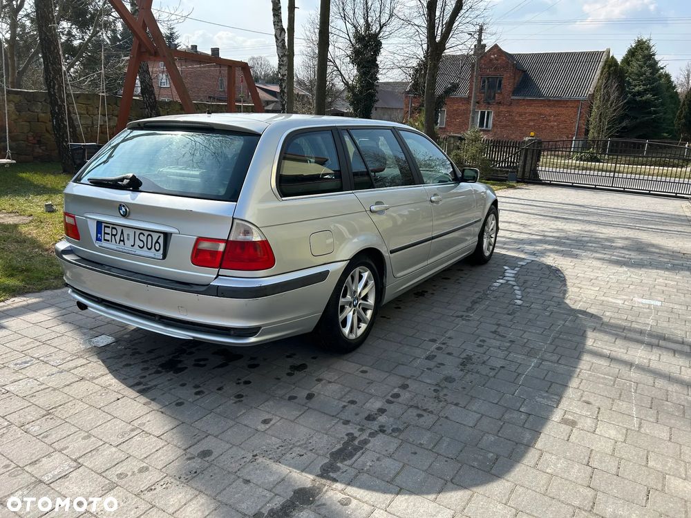 BMW Seria 3 318i - 3