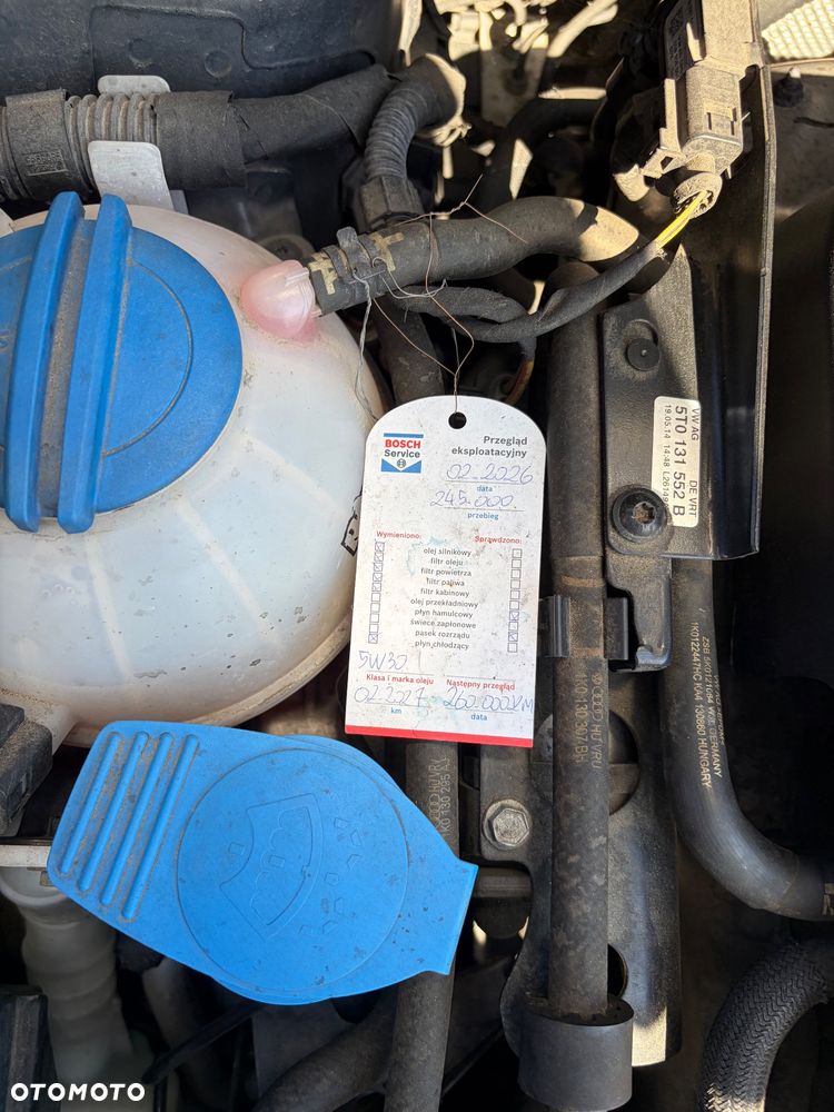 Volkswagen Touran 2.0 TDI DPF BlueMotion Technology Cup - 23