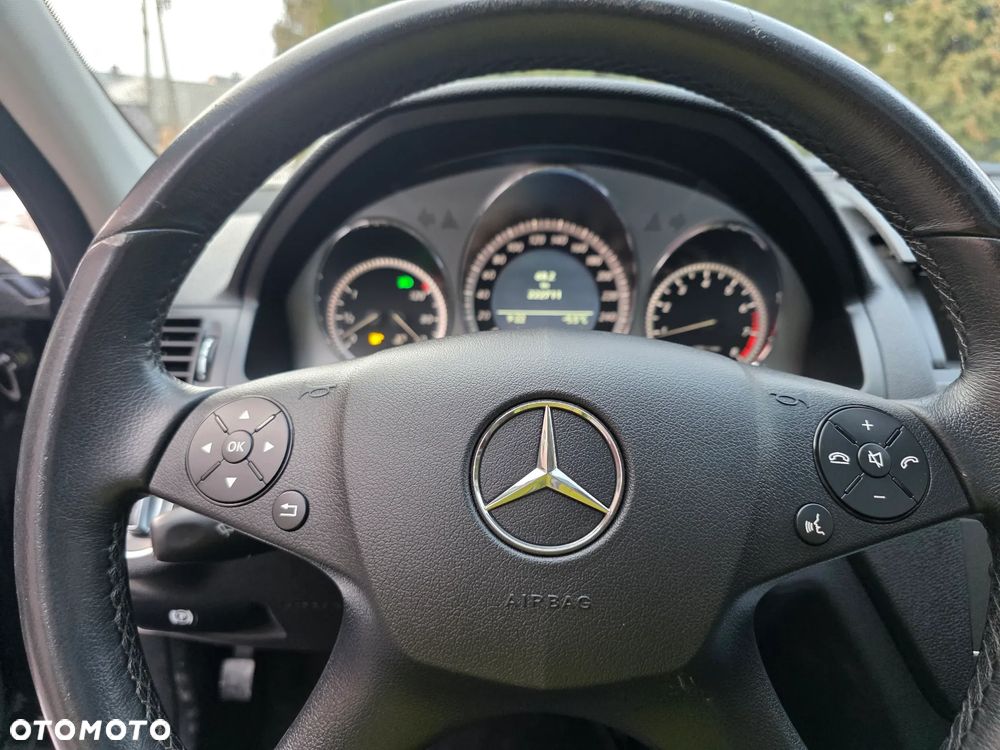 Mercedes-Benz Klasa C 180 BlueEFFICIENCY Avantgarde - 10