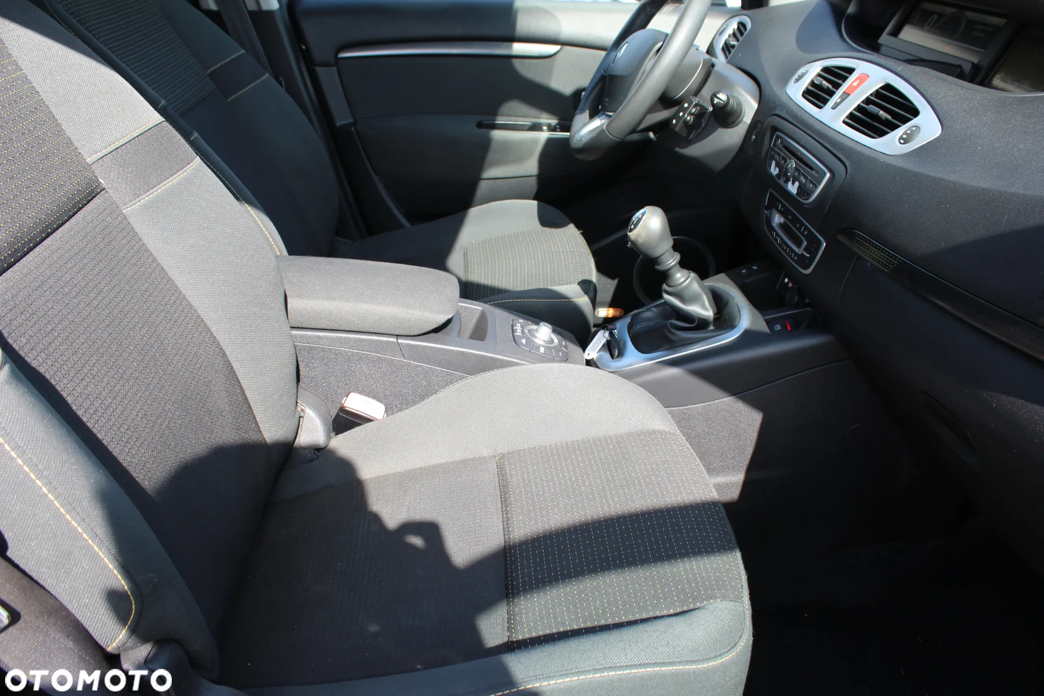 Renault Scenic 1.6 16V Limited - 9