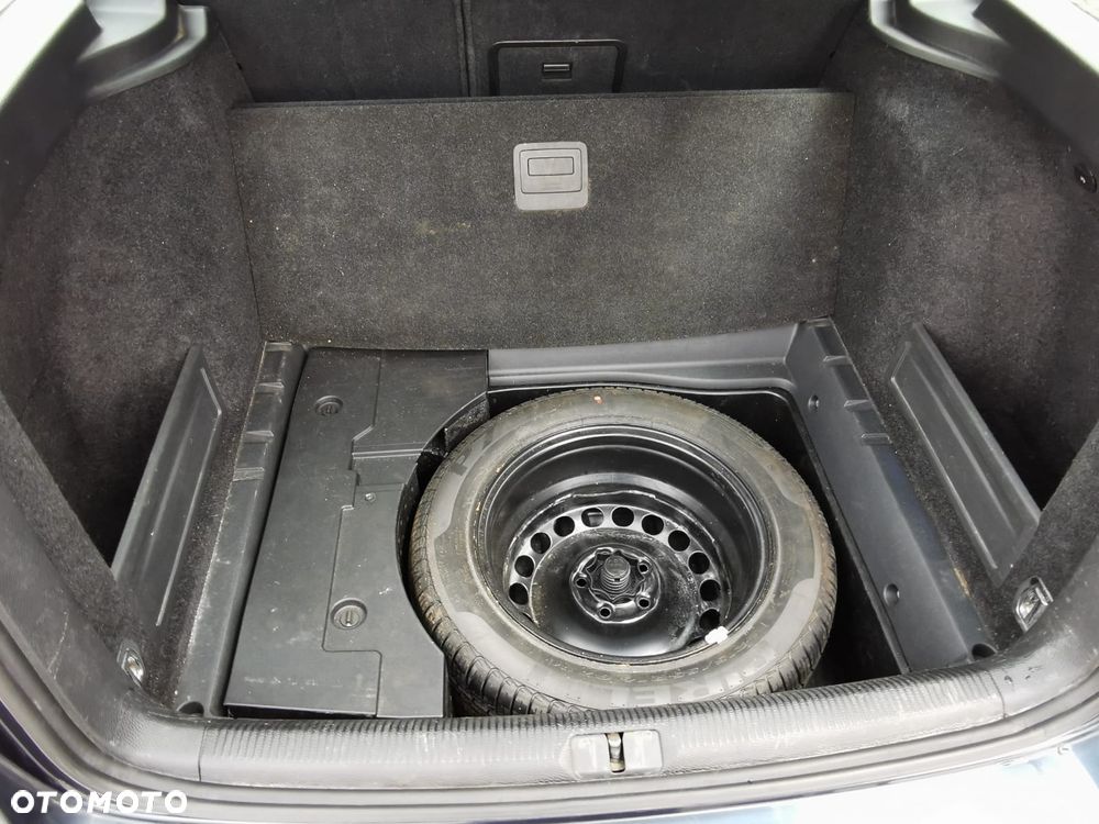 Volkswagen Passat - 17