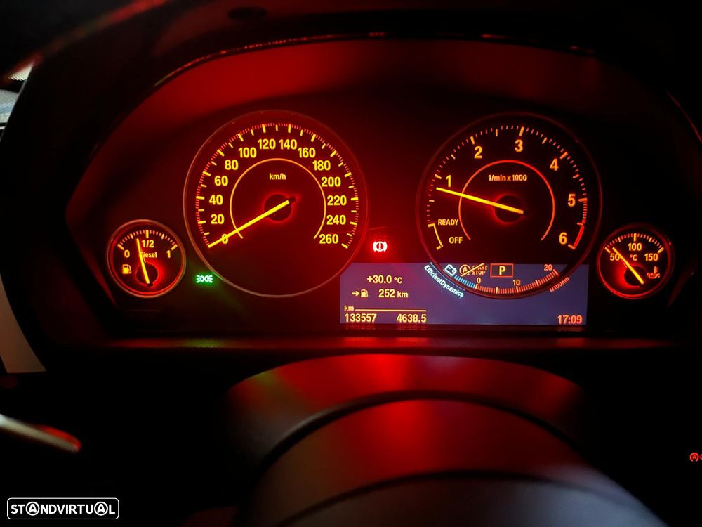 BMW 320 d xDrive Auto Line Sport - 15
