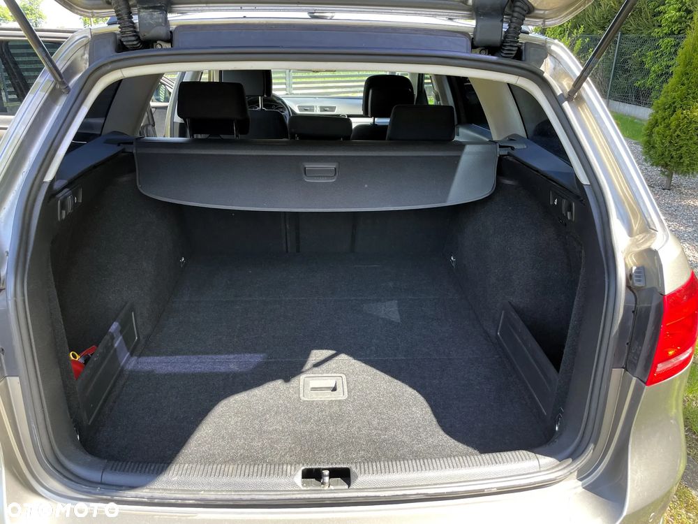 Volkswagen Passat 2.0 TDI Comfortline - 12