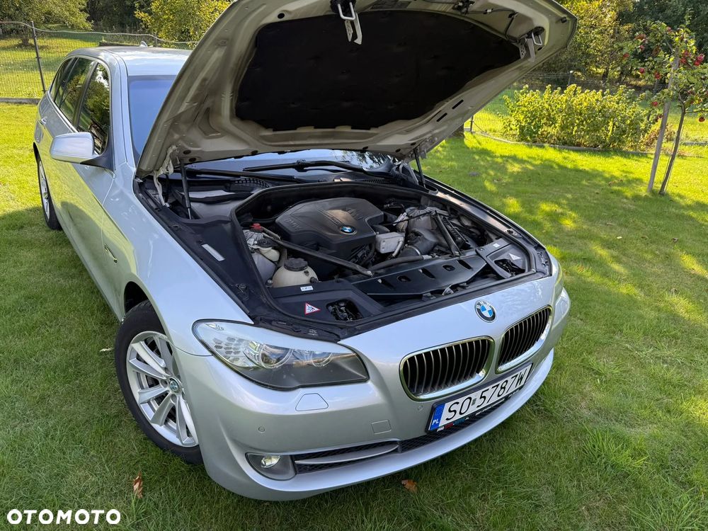 BMW Seria 5 528i xDrive - 17
