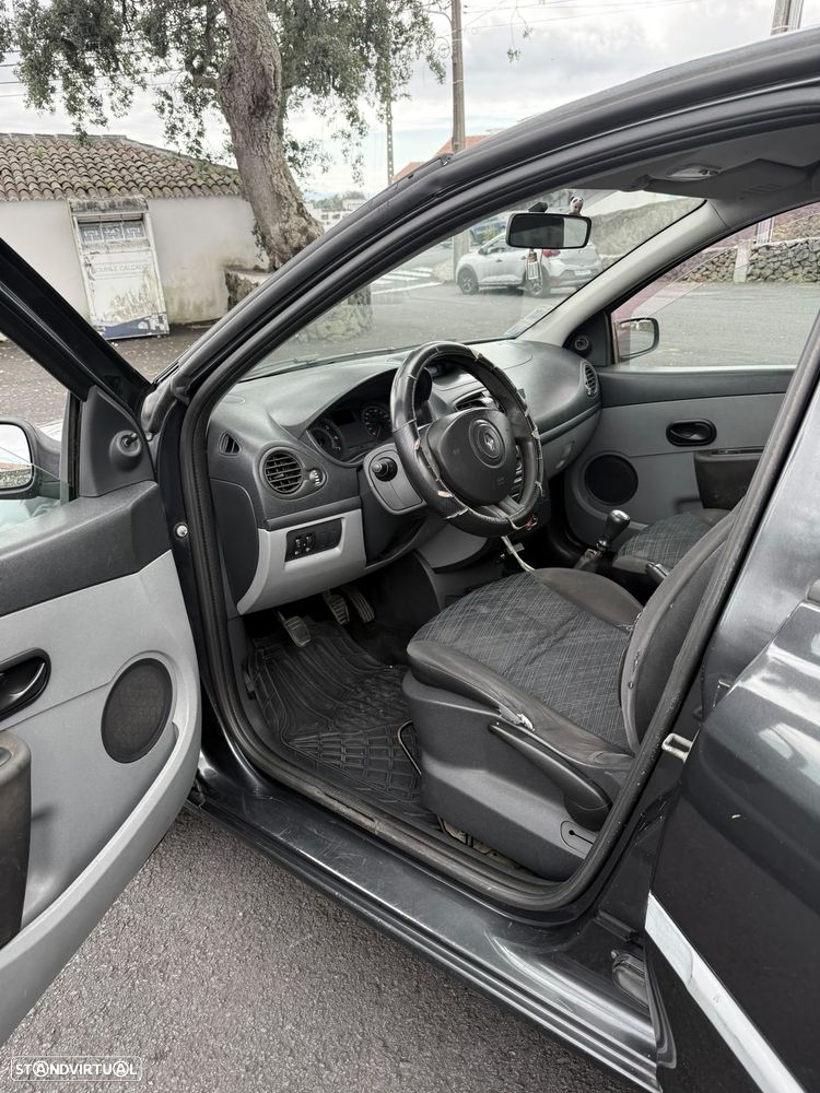 Renault Clio - 16