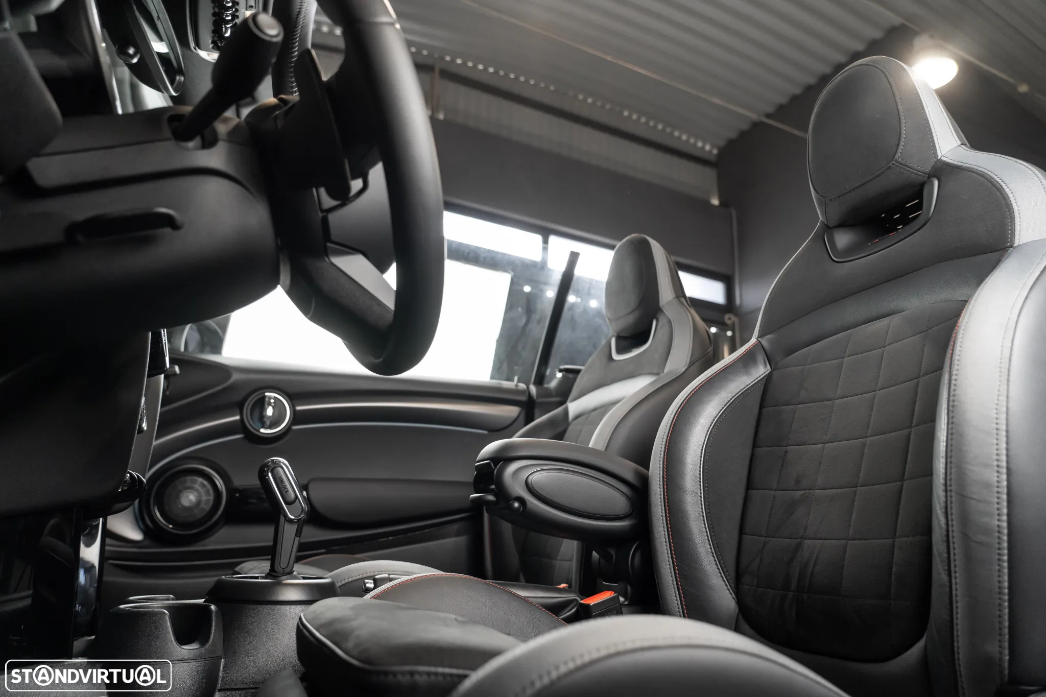 MINI Cabrio John Cooper Works Auto Desportiva - 26