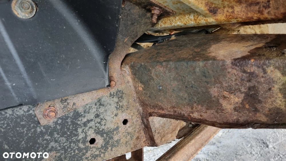 Land Rover Defender - 20