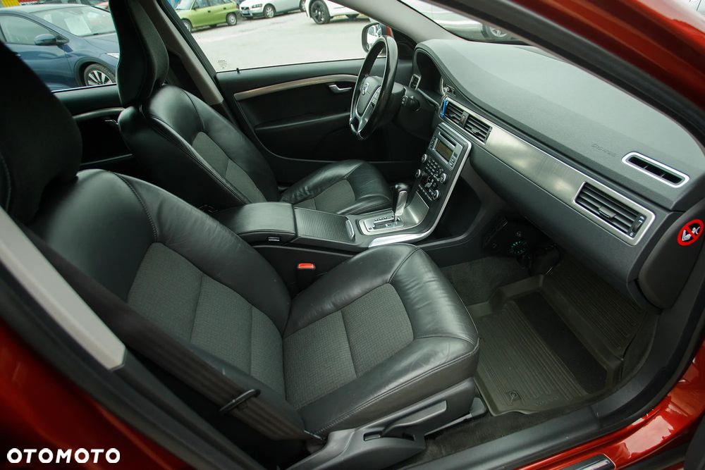 Volvo V70 2.5T Summum - 33
