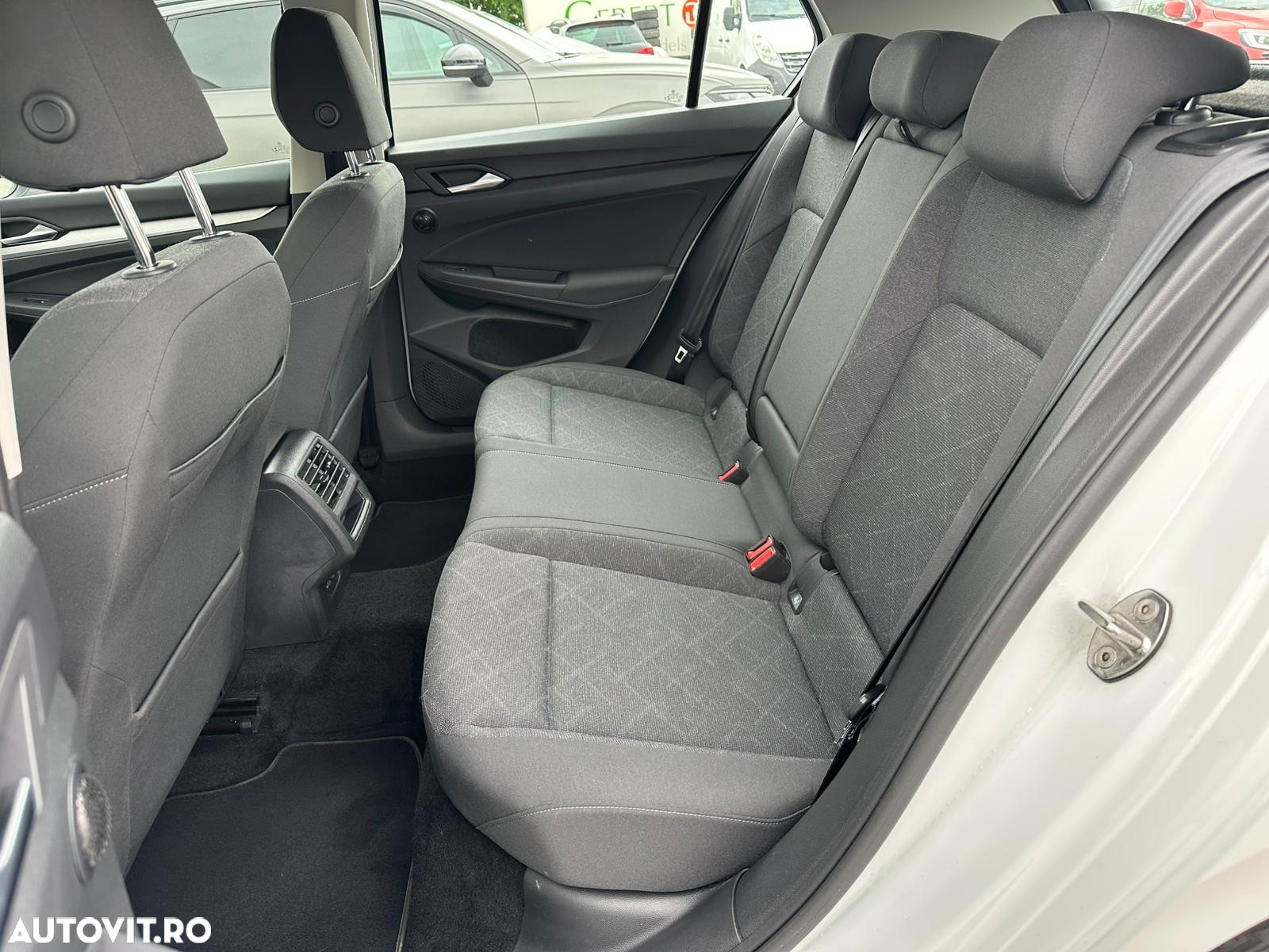 Volkswagen Golf 2.0 TDI SCR DSG Life - 23
