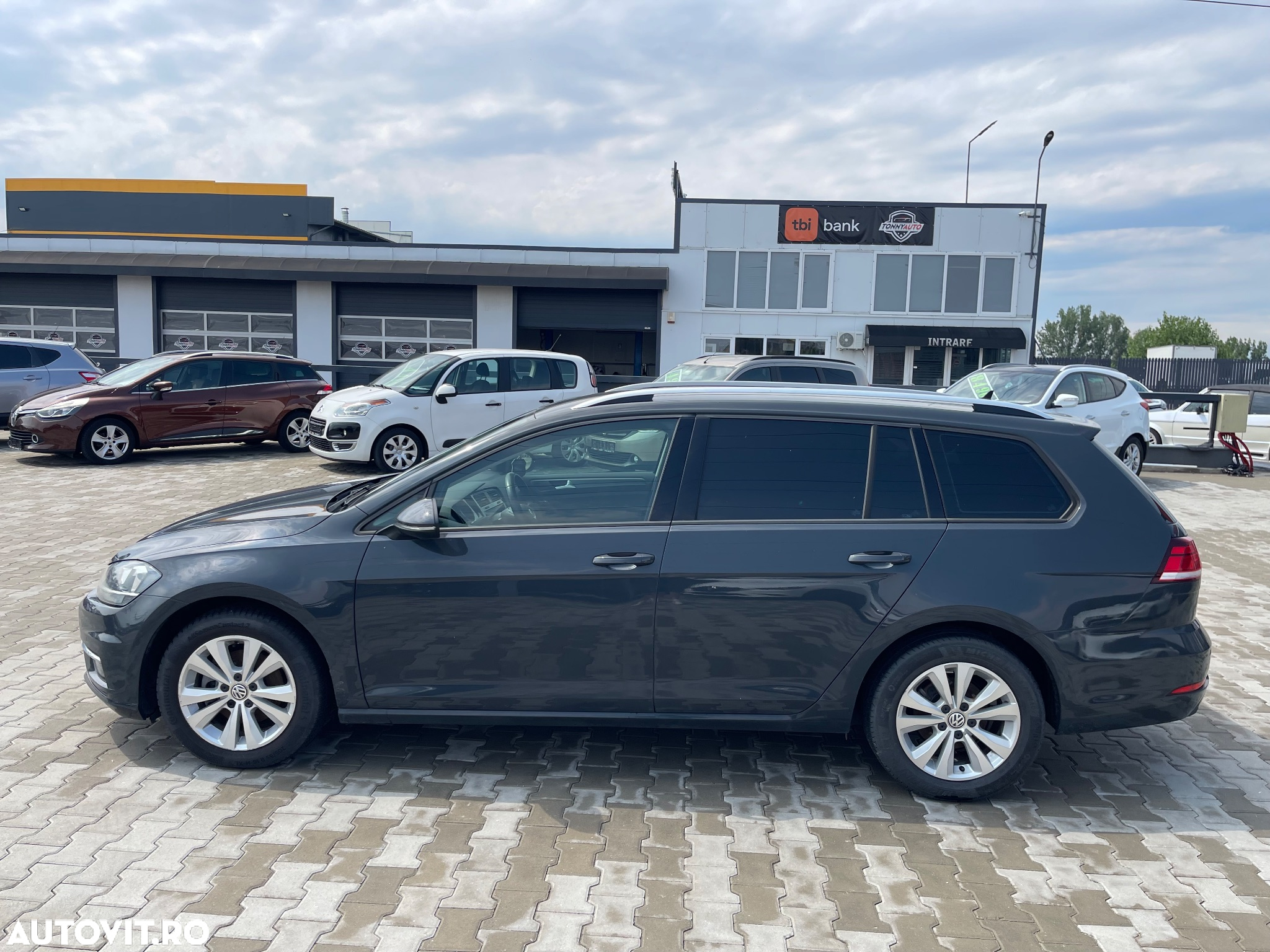 Volkswagen Golf 1.6 TDI (BlueMotion Technology) Comfortline - 8