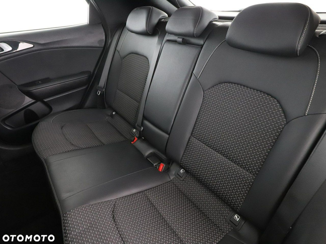 Kia XCeed 1.4 T-GDI OPF JBL SOUND EDITION - 17