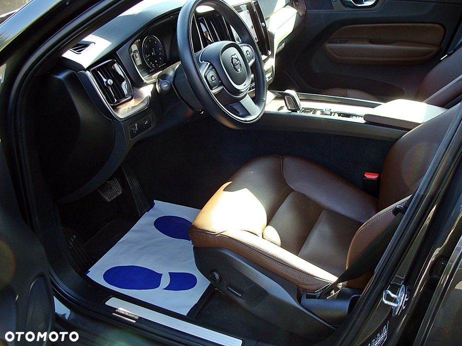 Volvo XC 60 B4 D Ultimate Dark - 17