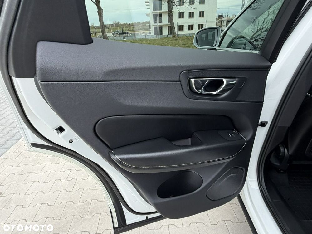 Volvo XC 60 D3 R-Design - 31