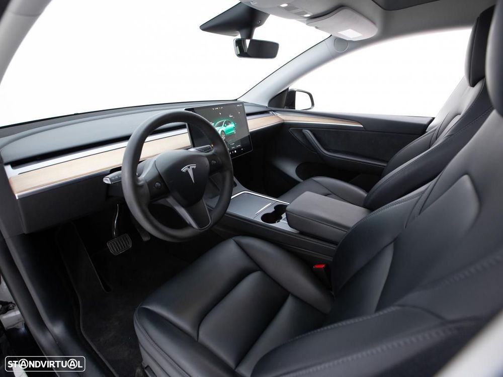 Tesla Model Y Performance Dual Motor AWD - 9