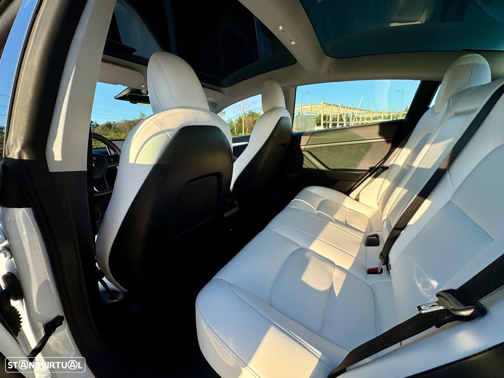 Tesla Model 3 Performance Dual Motor AWD - 29