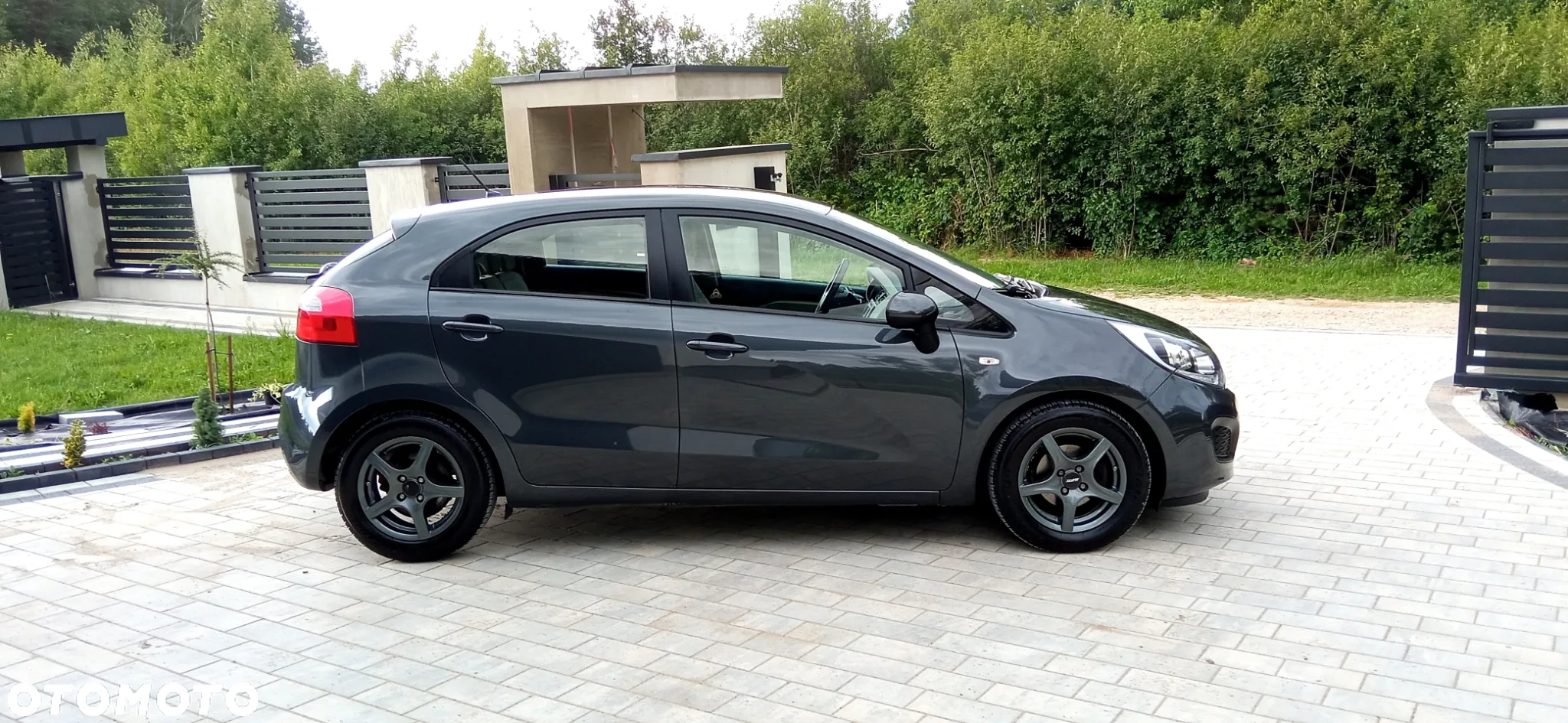 Kia Rio - 11