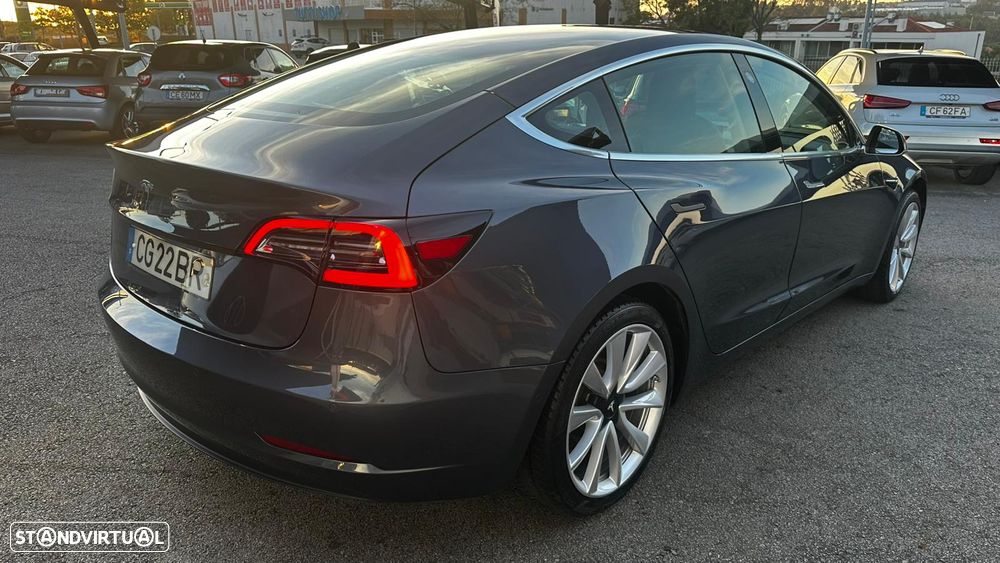 Tesla Model 3 Standard Range Plus RWD - 3