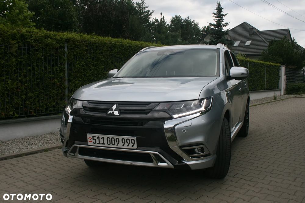Mitsubishi Outlander - 23