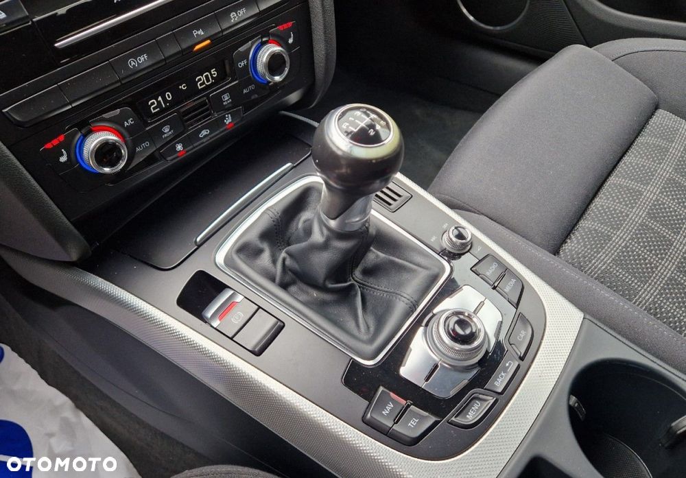 Audi A4 Avant 2.0 TDI DPF quattro S line Sportpaket - 24