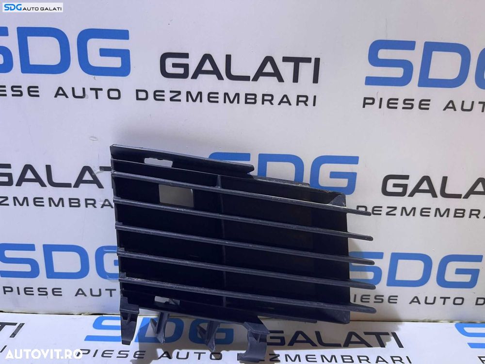 Grila Ornament Proiector Ceata Dreapta Spoiler Bara Fata Opel Vectra C Non Facelift 2002 - 2005 Cod 09186128 0551004542 [V0234] - 1