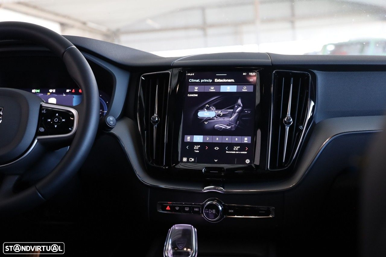 Volvo XC 60 2.0 T6 PHEV Black Edition AWD - 16