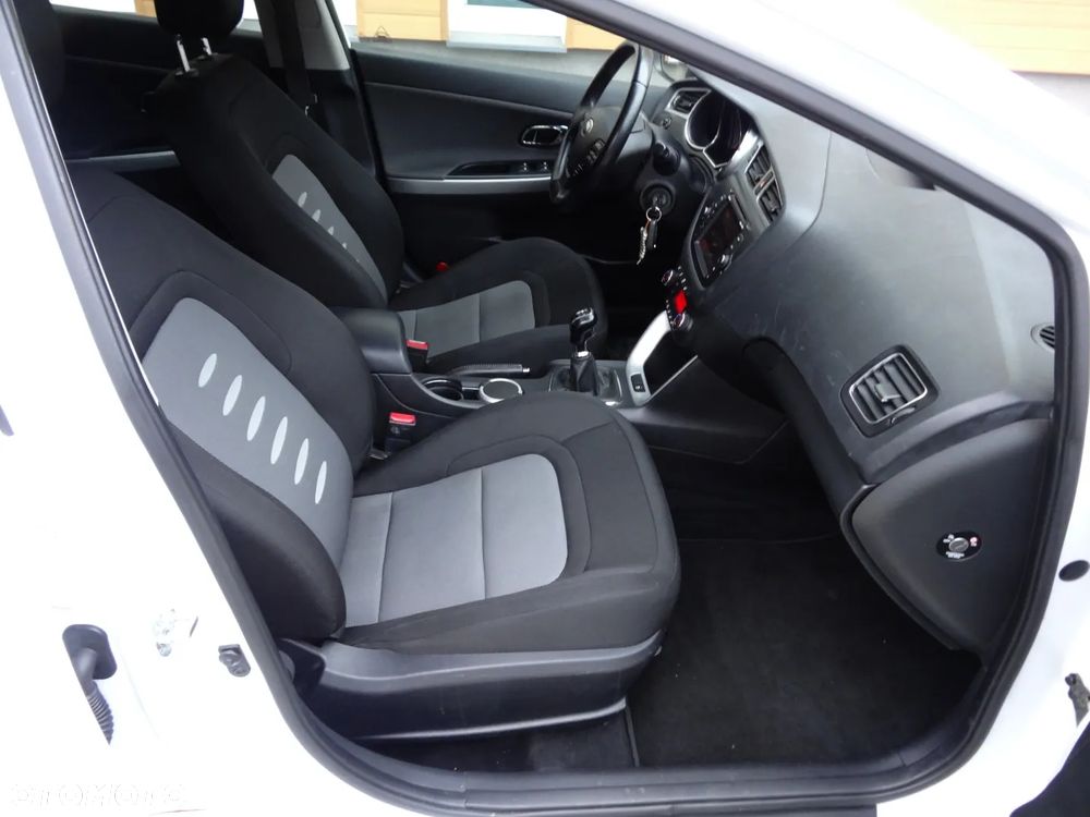 Kia Ceed 1.6 CRDi 128 Spirit - 23