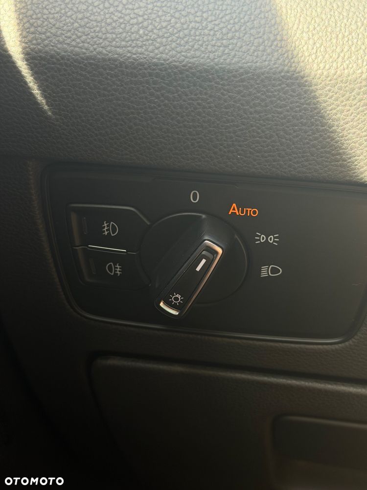 Volkswagen Passat 2.0 TDI SCR Style DSG - 39