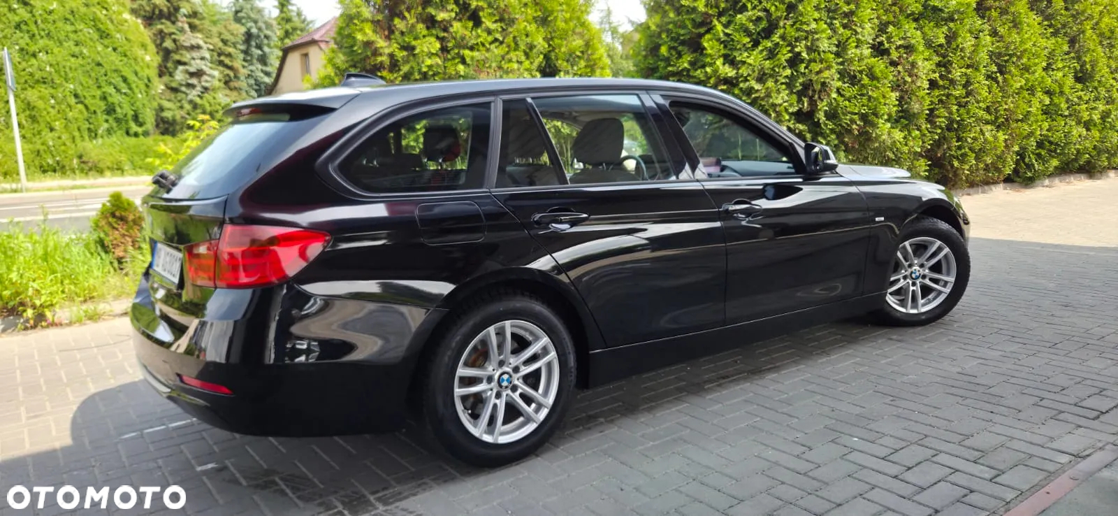 BMW Seria 3 320d DPF Touring Blue Performance Edition Exclusive - 16