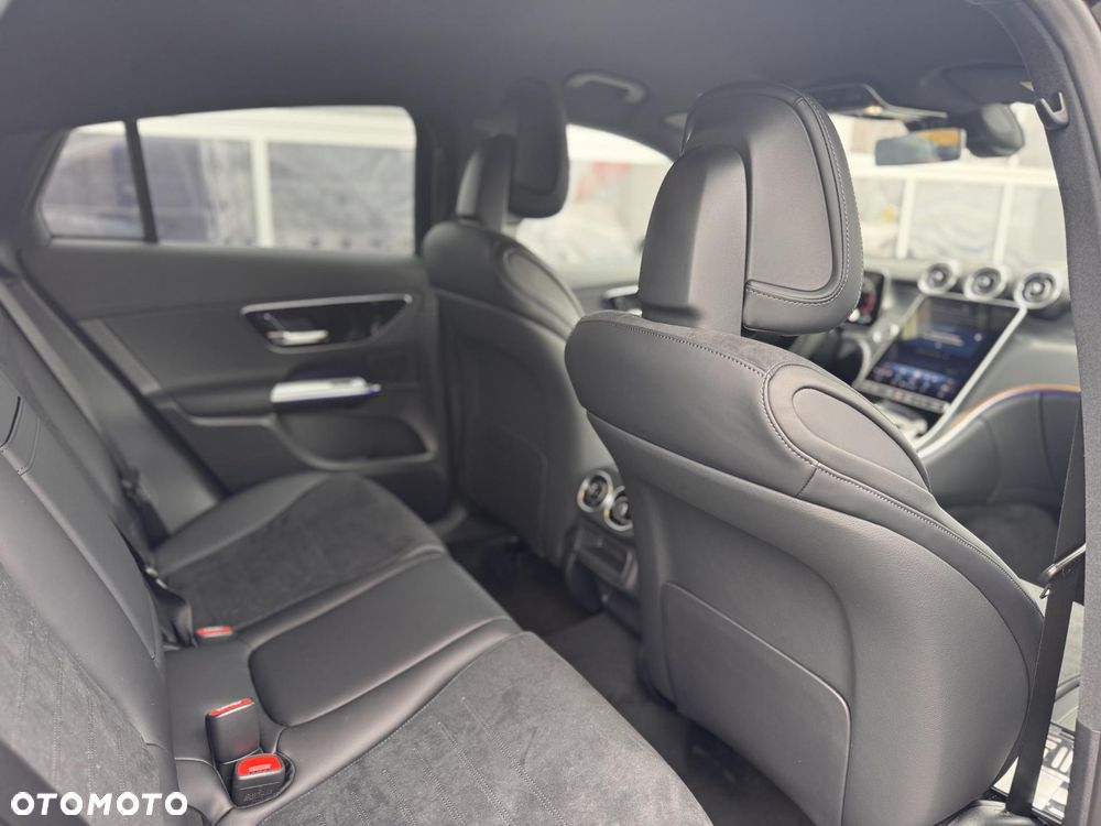 Mercedes-Benz GLC 220 d 4Matic 9G-TRONIC AMG Line Advanced - 18