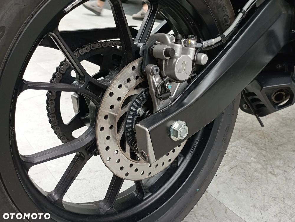 Aprilia Tuono - 15