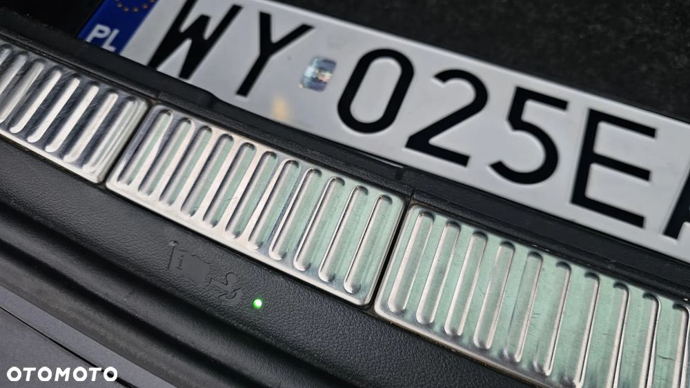 Skoda Superb 2.0 TDI L&K DSG - 33
