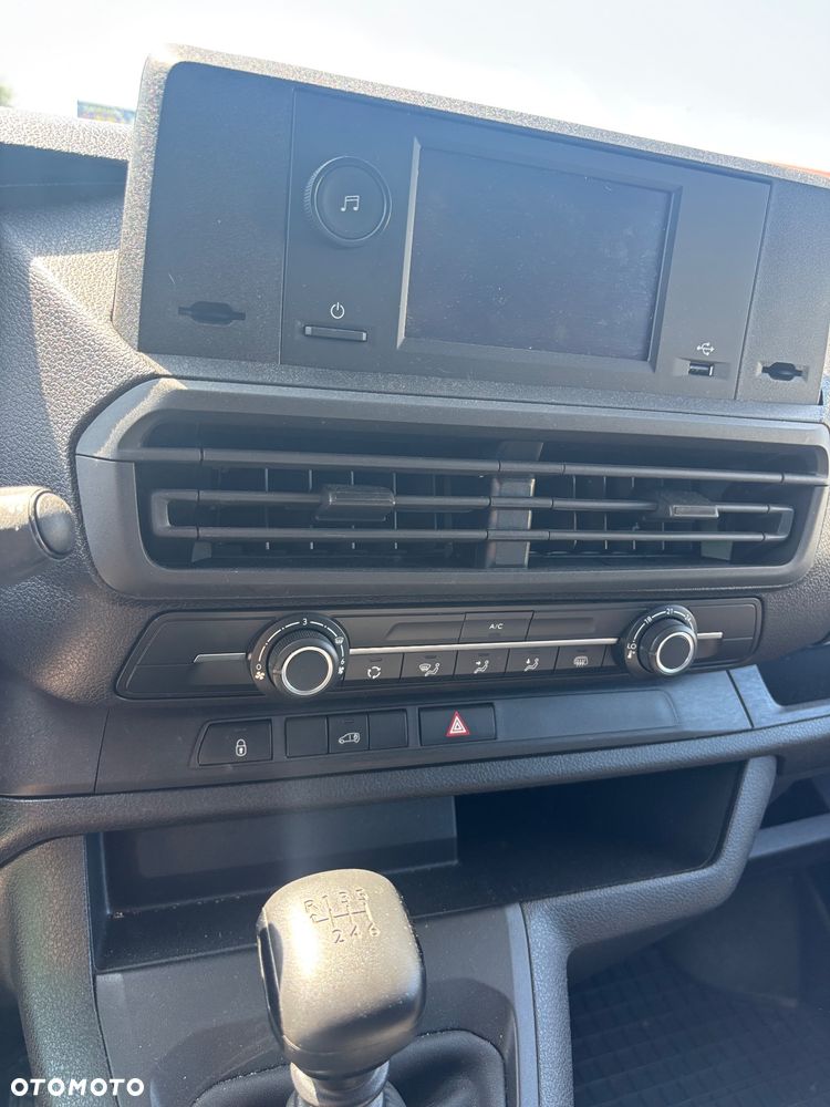 Opel Vivaro - 10