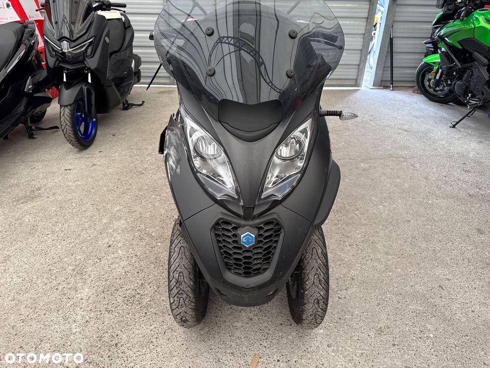 Piaggio MP-3 - 25
