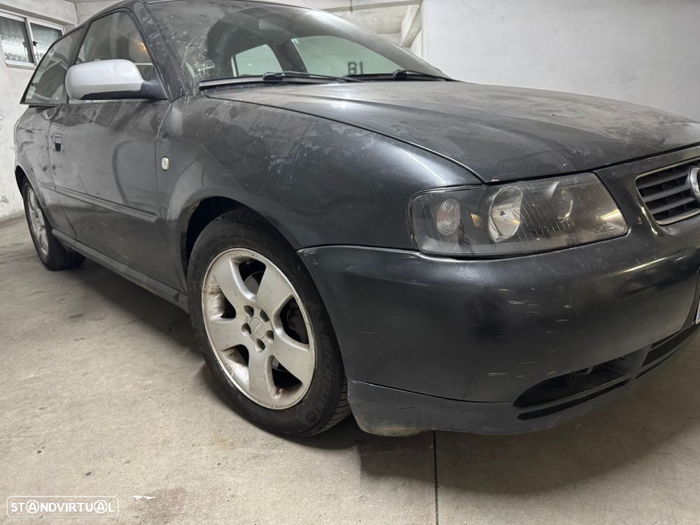 Audi A3 1.8 Sport Turbo - 1