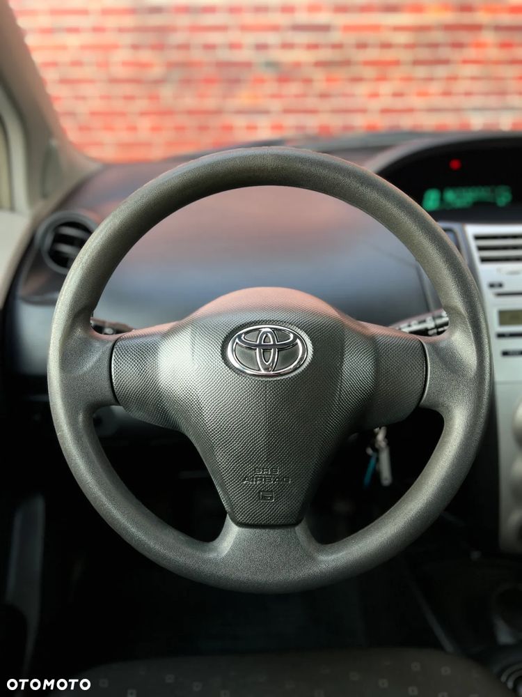 Toyota Yaris - 28
