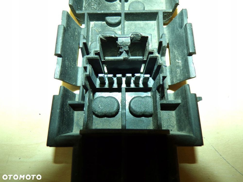 MASTER 2 MOVANO 99-04r wkład listwa LAMPY TYLNEJ PRAWEJ lub LEWEJ BEZ RDZY - 4