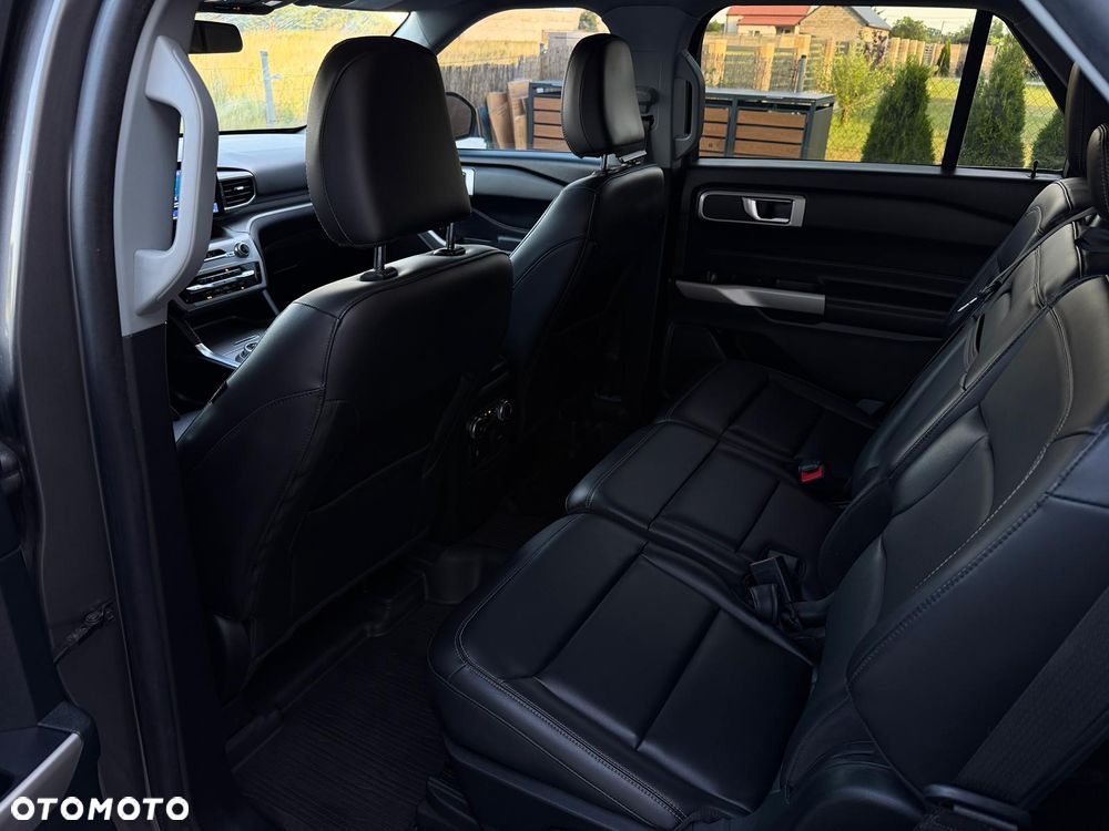 Ford Explorer - 22