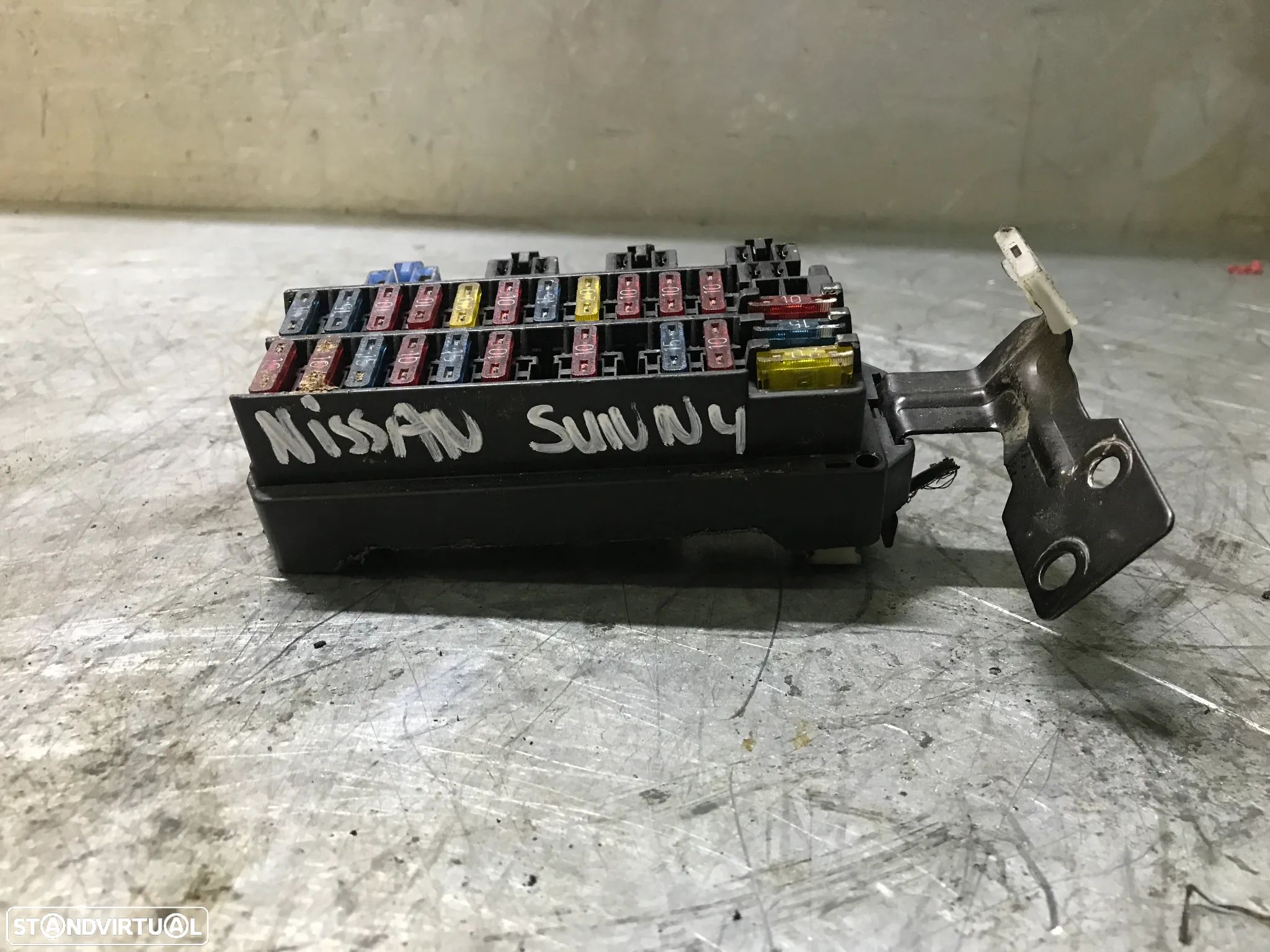 CAIXA DE FUSIVEIS NISSAN SUNNY N14 90-96 2431150Y00 - 1