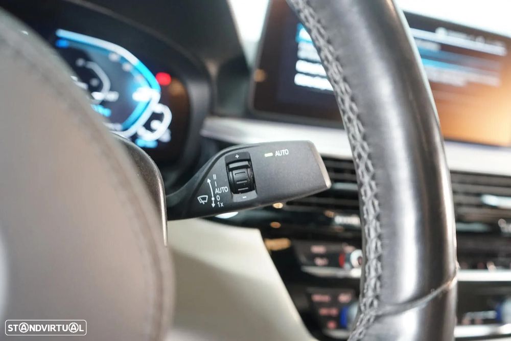 BMW 530 e Pack M - 29