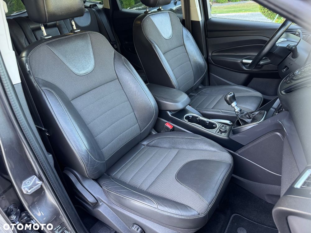 Ford Kuga 2.0 TDCi 2x4 Titanium - 31