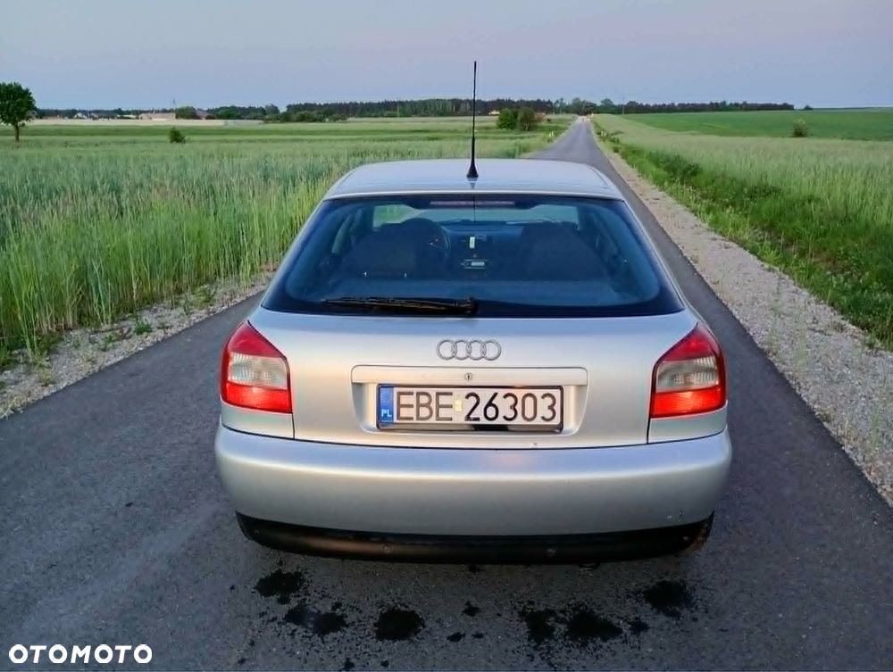 Audi A3 Sportback 1.6 Attraction - 4