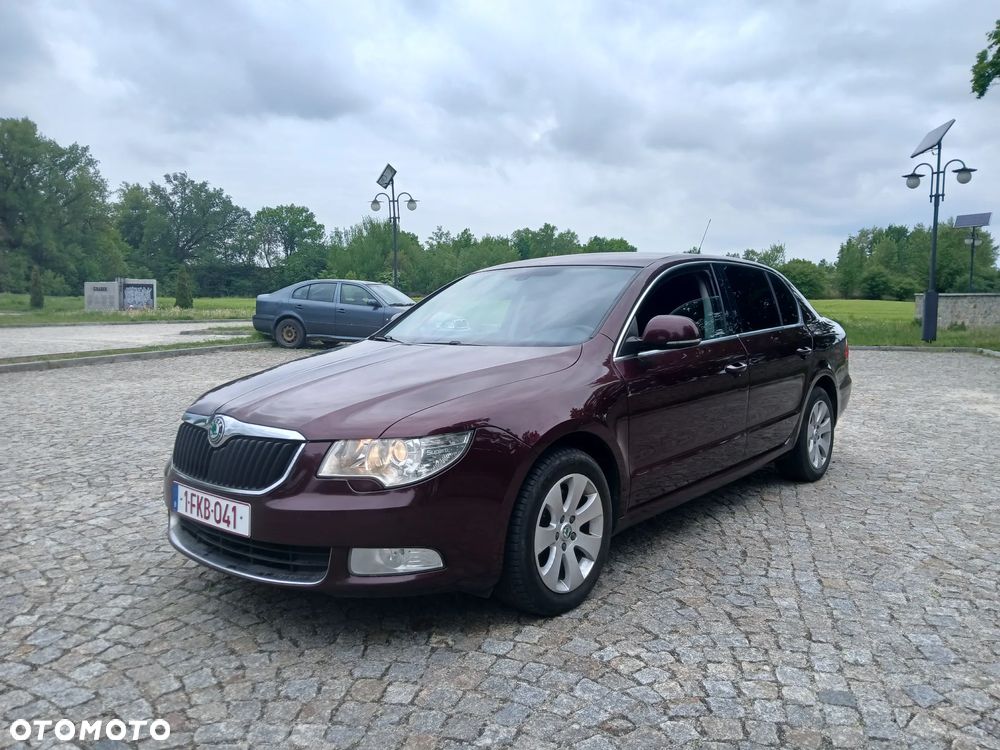 Skoda Superb 2.0 TDI DPF Elegance - 10